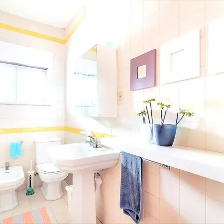 아파트 4 Bedrooms Appartement At Marinha Grande 350 M Away From The Beach With Sea View Terrace And Wifi 마리나그란드